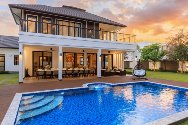 Modern Luxury Pool Villa with Expansive Living-Private Garden
