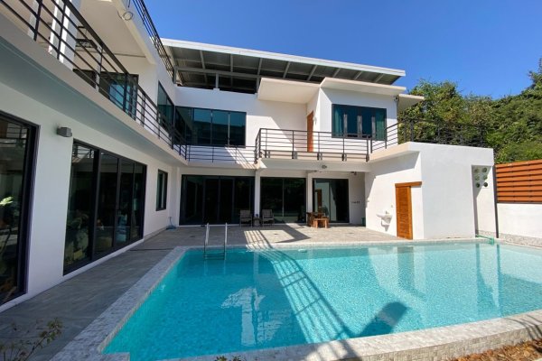 A modern house with pool for sale in Nimman area, Chiang Mai