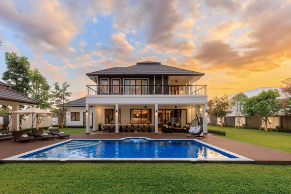 Private Luxury Pool Villa with Generous Space-Refined Design