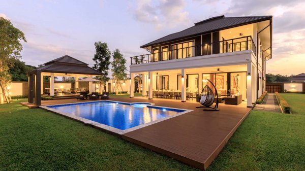 Luxury 5-Bedroom Pool Villa in Ban Wang Tan!