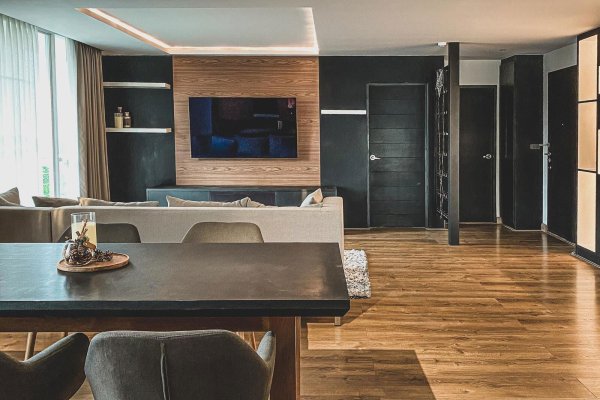 Prestigious 2-Bedroom 6th Floor Urban Retreat at Peaks Garden