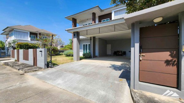 Spacious Fully Furnished 4 Bed 4 Bath With Garden