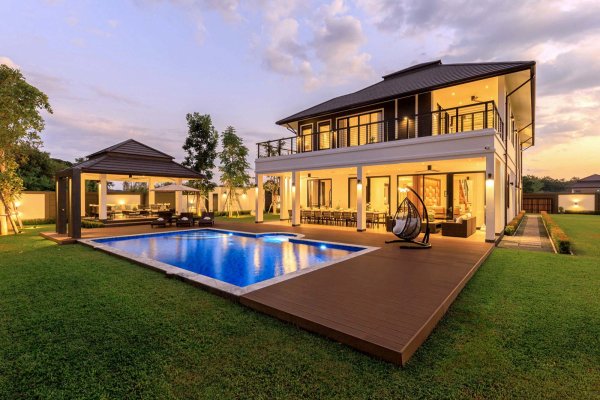Spacious 5-Bedroom Luxury Pool Villa with Functional Layout