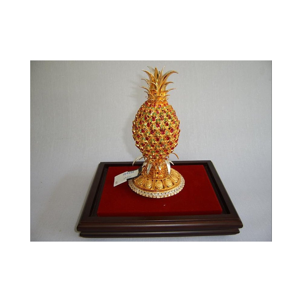24K Gold-Glazed Resin Product