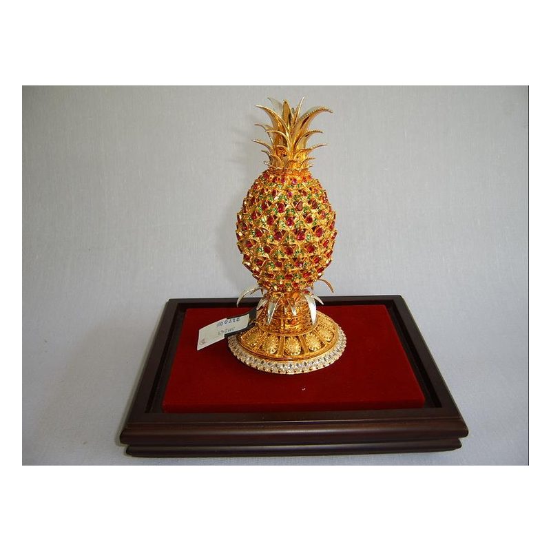 24K Gold-Glazed Resin Product