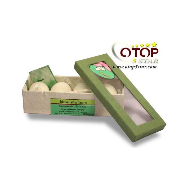 Pandanus Leaf-Flavored Salted Eggs, Ban Pho