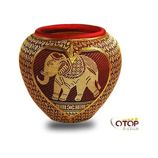 Pottery Decorated with Local Cloth