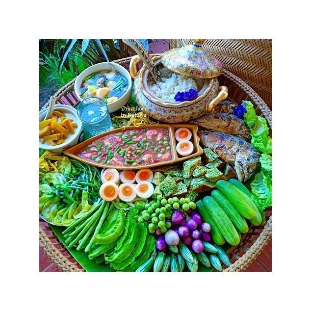 Thong Yot Golden Egg Yolk-Filled Cake