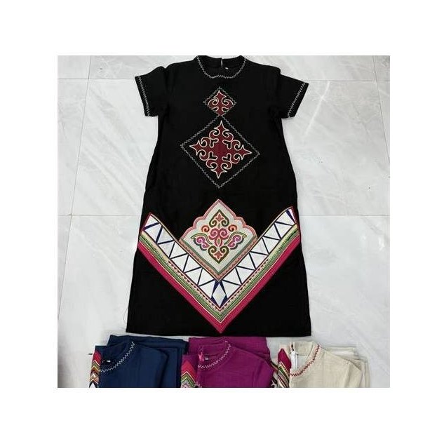 Embroidered Women's Short-Sleeve Top