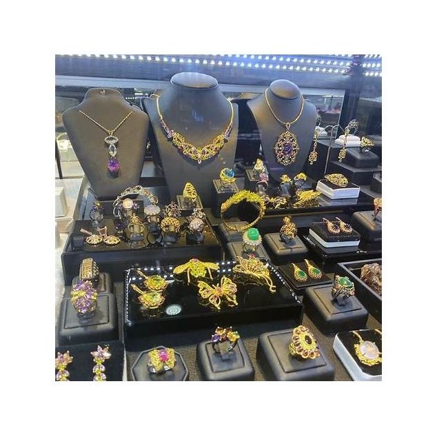 Rattana Mani Chok Gemstone Jewelry