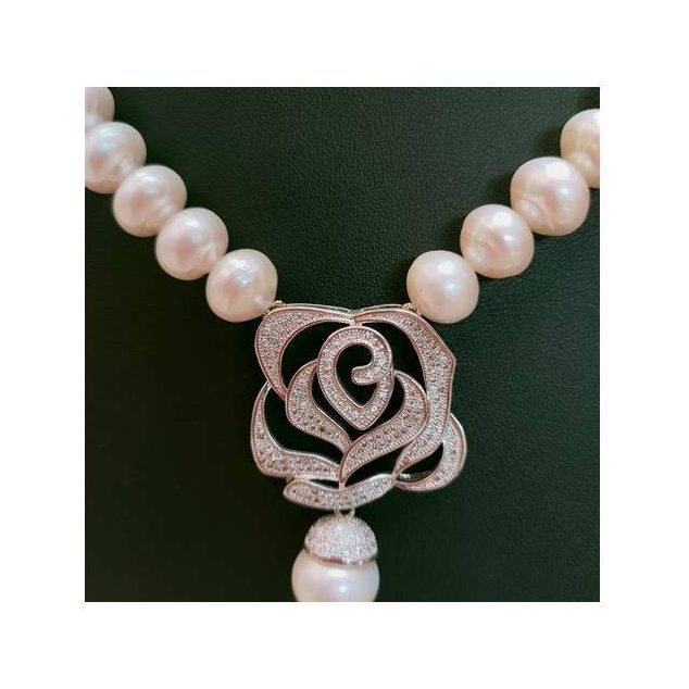 Pearl Pendant Necklace