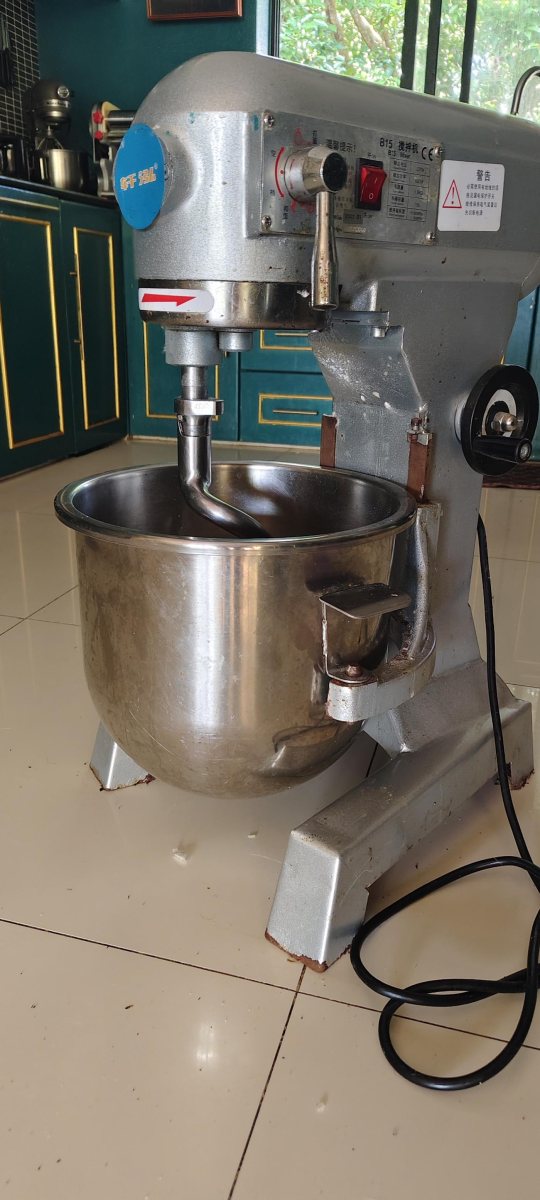 B15 Commercial Planetary Food Mixer (Model B15), which is a 15-liter heavy-duty commercial mixer used for mixing dough