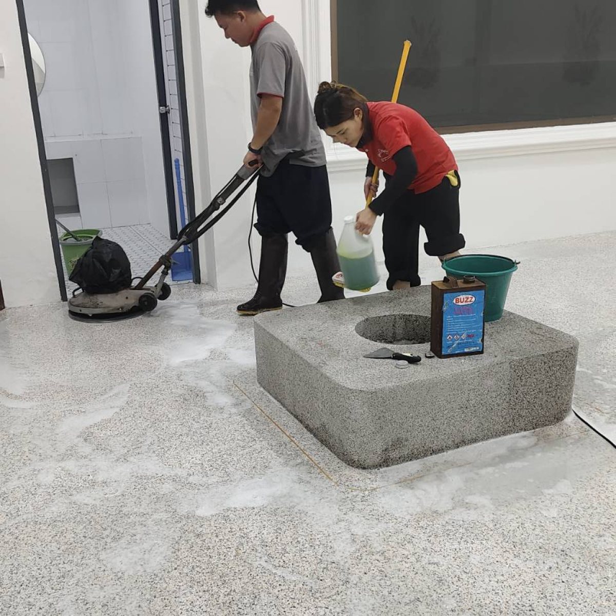 Scrubbing around a planter