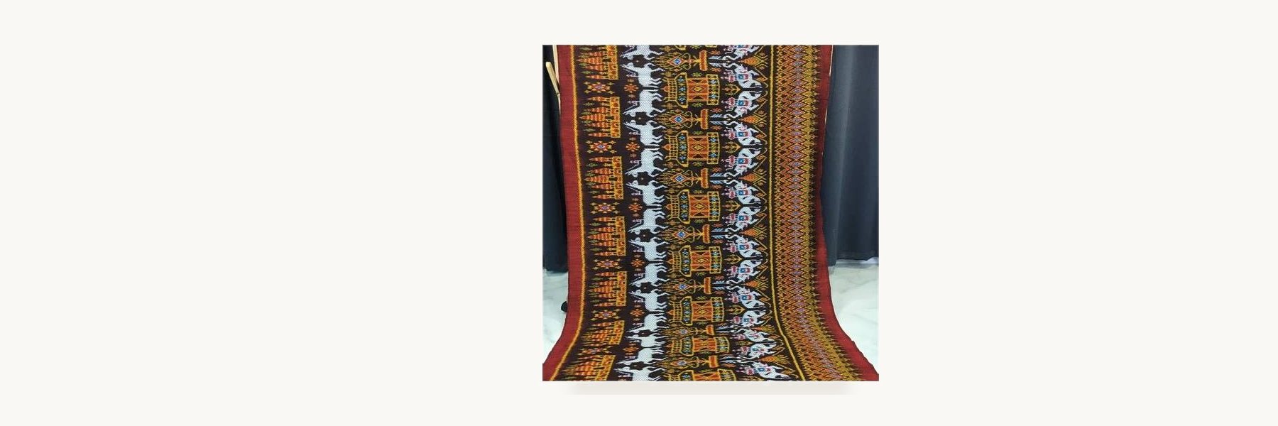 Tai Thun Ruean Silk Market Enterprise