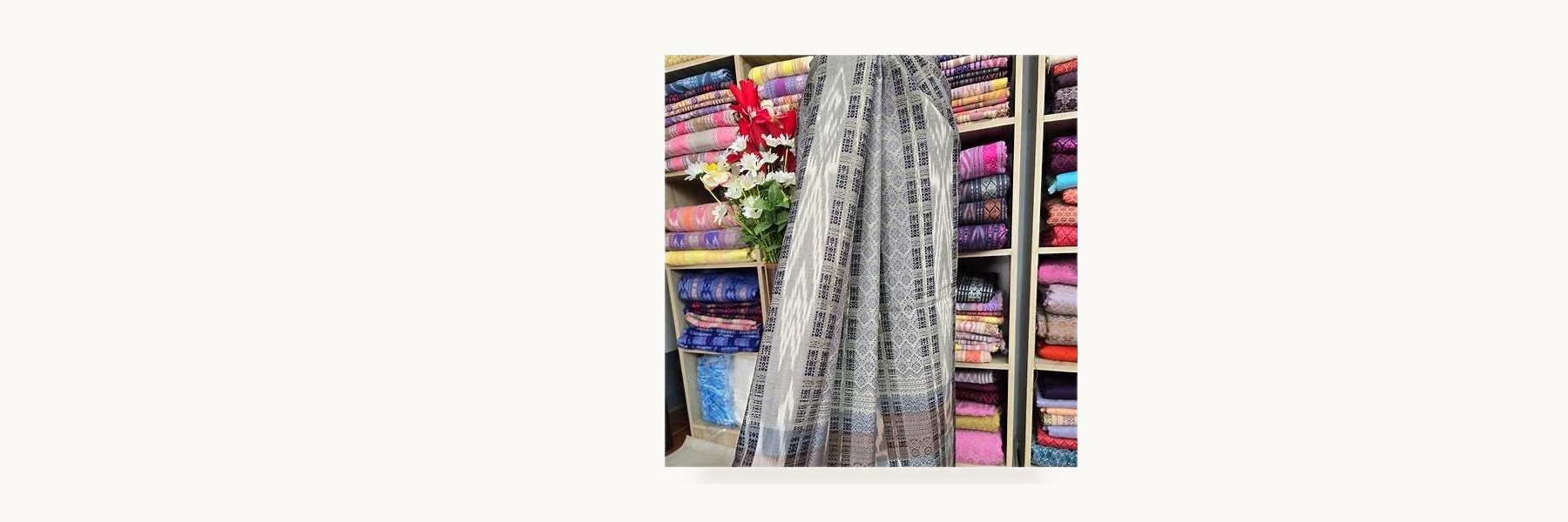 Sila Nakha Ban Hin Ngom Weavers