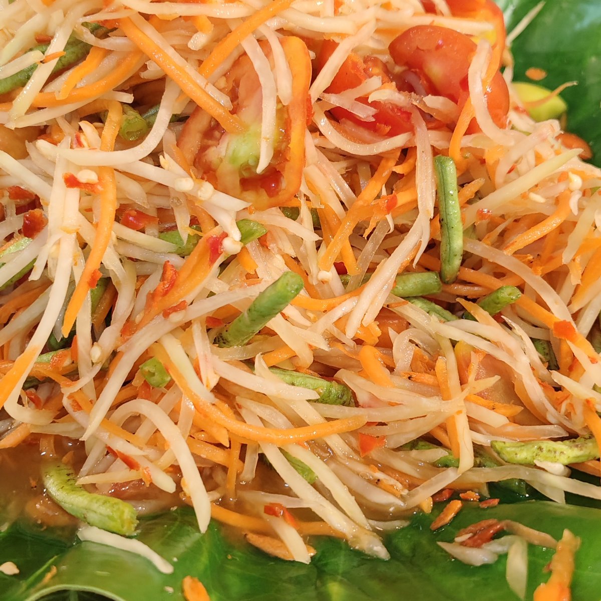 Som tam, green papaya salad